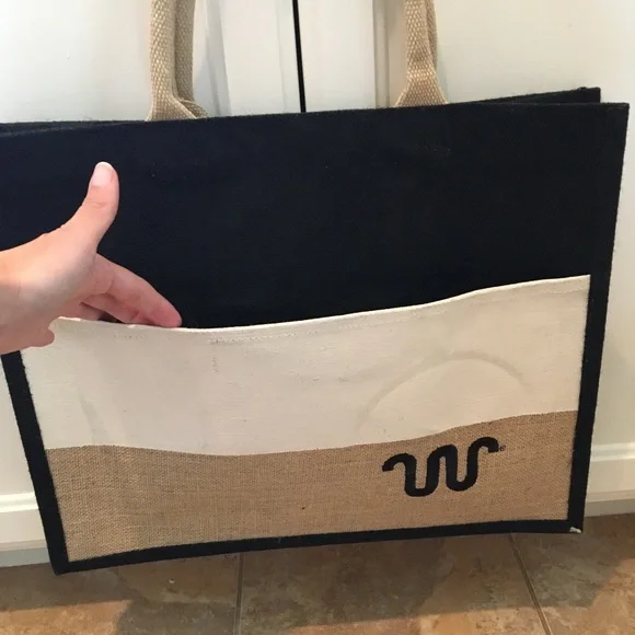 Stylish Black and Tan Satchel - Picture 2 of 8